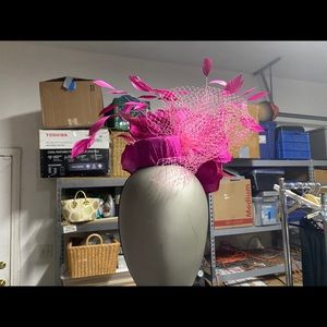 Vintage Hat Fusia pink feather